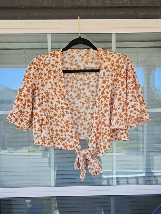SHEIN Tops - SHEIN Orange Floral Tie-Front Crop Top - M